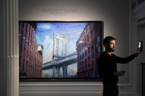 Quadro "Manhattan bridge, Downtown New York"na Galeria Halcyon - Foto de Adrian Dennis.AFP - Fonte: G1